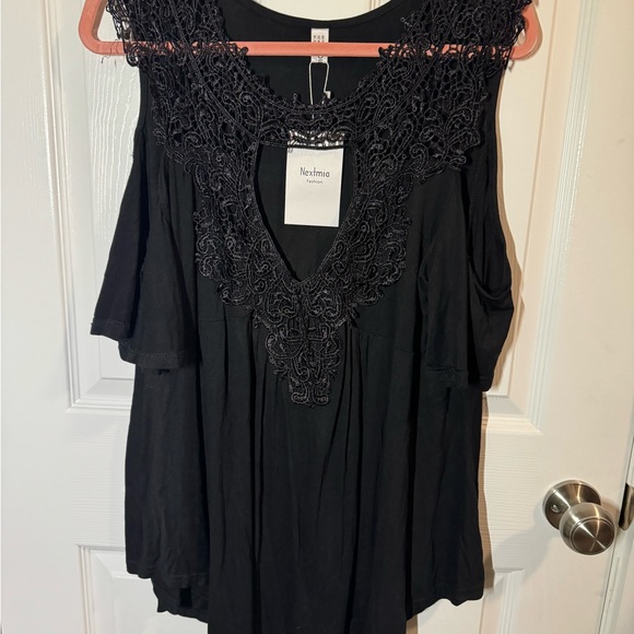 Cold Shoulder Top - Picture 7 of 8